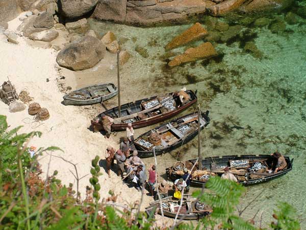 Poldark cast and crew at Porthgwarra (c) St Aubyn Estates Holidays/Visit Cornwall