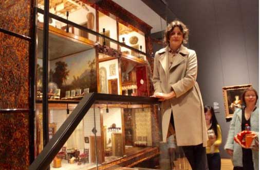 Jessie Burton and the dolls house in the Rijksmuseum