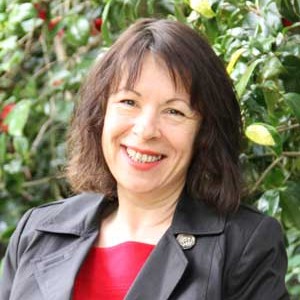 Cuppa and a cake with Susan Elliot Wright