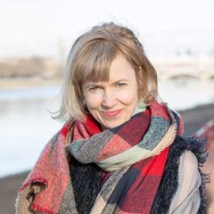 Annabel Abbs and The Joyce Girl