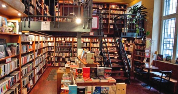Globe Bookshop, Prague (c) Howard Linskey