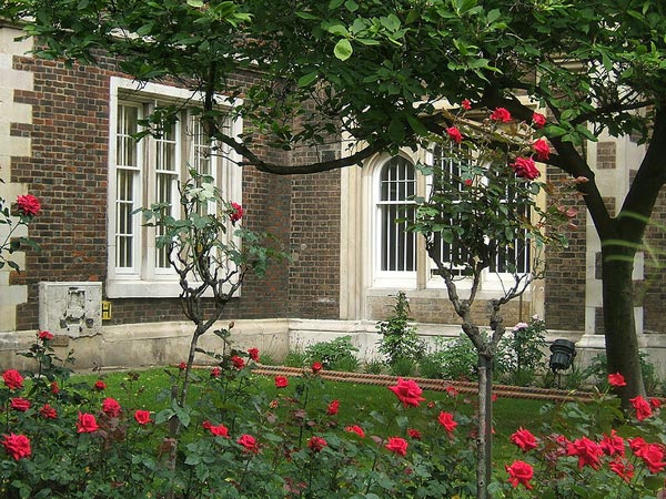 Middle Temple Gardens (c) Simon Michael