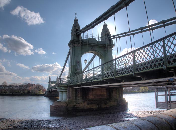 Hammersmith Bridge (c) Simon Michael