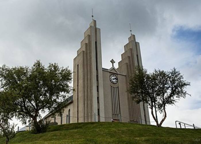 Akureyri church (c) Wikipedia
