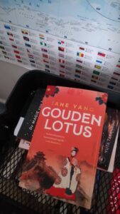 The Golden Shoes in Dutch